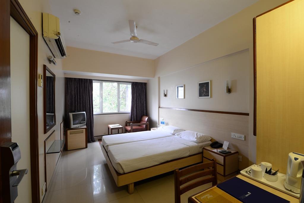 Hotel Woodland Πούνε Εξωτερικό φωτογραφία
